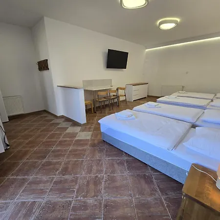 Couette-café Bizancjum Goscinne Parking Free 24h Kłodzko